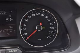 2013款上海大众朗行1.6L自动豪华型