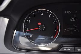 2013款上海大众朗行1.6L自动豪华型