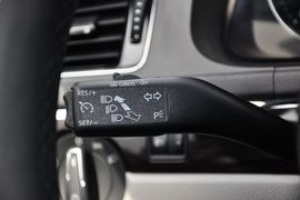 2013款上海大众朗行1.6L自动豪华型