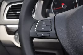 2013款上海大众朗行1.6L自动豪华型