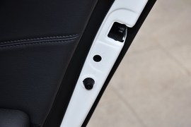 2013款起亚凯尊2.4L商务版