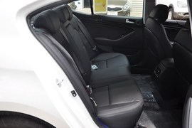 2013款起亚凯尊2.4L商务版