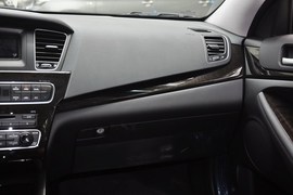 2013款起亚凯尊2.4L商务版