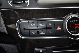 2013款起亚凯尊2.4L商务版