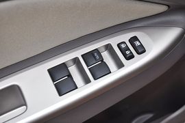 2013款丰田威驰1.6GL-i自动型尚天窗版