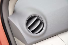 2013款丰田威驰1.6GL-i自动型尚天窗版
