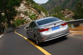 2013款雷克萨斯ES300h深度评测