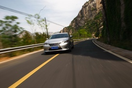 2013款雷克萨斯ES300h深度评测