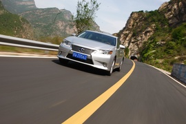 2013款雷克萨斯ES300h深度评测