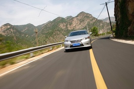 2013款雷克萨斯ES300h深度评测