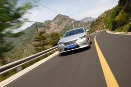 2013款雷克萨斯ES300h深度评测