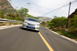 2013款雷克萨斯ES300h深度评测