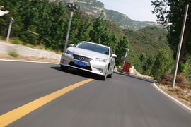 2013款雷克萨斯ES300h深度评测