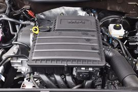 2013款上海大众朗行1.6L自动豪华型