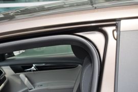 2013款上海大众朗行1.6L自动豪华型