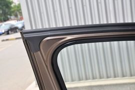 2013款上海大众朗行1.6L自动豪华型