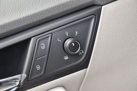 2013款上海大众朗行1.6L自动豪华型