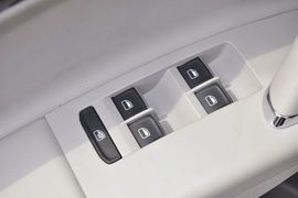2013款上海大众朗行1.6L自动豪华型