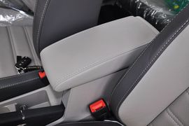 2013款上海大众朗行1.6L自动豪华型