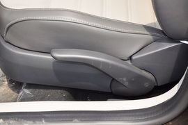 2013款上海大众朗行1.6L自动豪华型