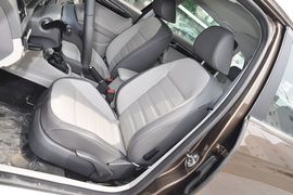 2013款上海大众朗行1.6L自动豪华型