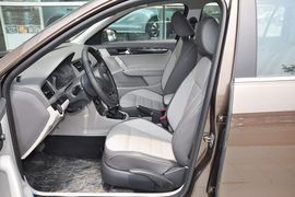 2013款上海大众朗行1.6L自动豪华型