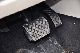 2013款上海大众朗行1.6L自动豪华型