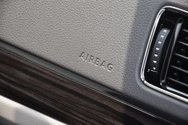 2013款上海大众朗行1.6L自动豪华型
