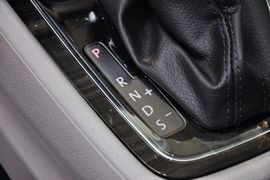 2013款上海大众朗行1.6L自动豪华型