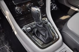 2013款上海大众朗行1.6L自动豪华型