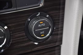 2013款上海大众朗行1.6L自动豪华型