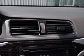 2013款上海大众朗行1.6L自动豪华型