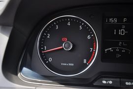 2013款上海大众朗行1.6L自动豪华型