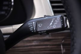 2013款上海大众朗行1.6L自动豪华型