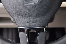 2013款上海大众朗行1.6L自动豪华型