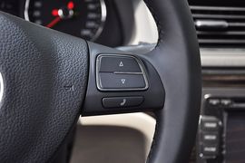 2013款上海大众朗行1.6L自动豪华型