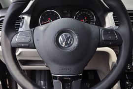2013款上海大众朗行1.6L自动豪华型