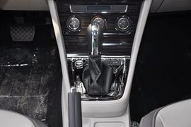 2013款上海大众朗行1.6L自动豪华型