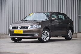 2013款上海大众朗行1.6L自动豪华型