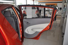 2010款雪佛兰新赛欧两厢1.2L