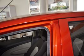 2010款雪佛兰新赛欧两厢1.2L