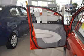 2010款雪佛兰新赛欧两厢1.2L