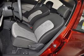 2010款雪佛兰新赛欧两厢1.2L