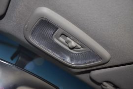 2010款雪佛兰新赛欧两厢1.2L