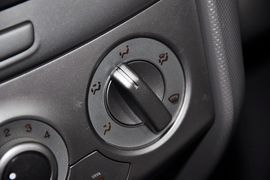 2010款雪佛兰新赛欧两厢1.2L