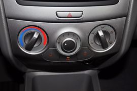 2010款雪佛兰新赛欧两厢1.2L