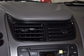 2010款雪佛兰新赛欧两厢1.2L