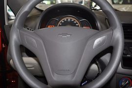 2010款雪佛兰新赛欧两厢1.2L