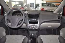 2010款雪佛兰新赛欧两厢1.2L