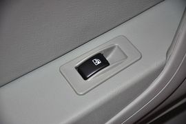 2012款吉利英伦SC3